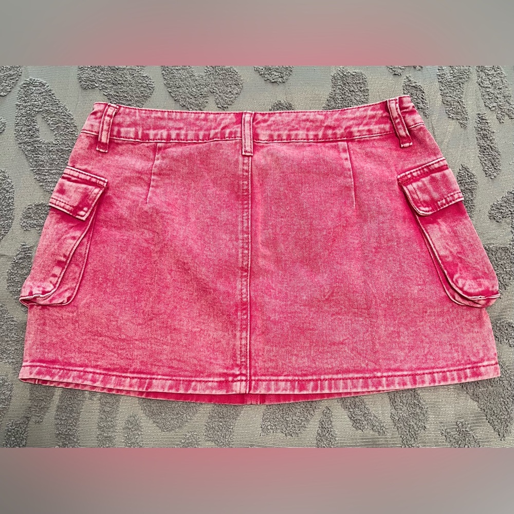 SHEIN Hot Pink Cargo Mini Skirt Women’s Size Medium - Picture 4 of 7